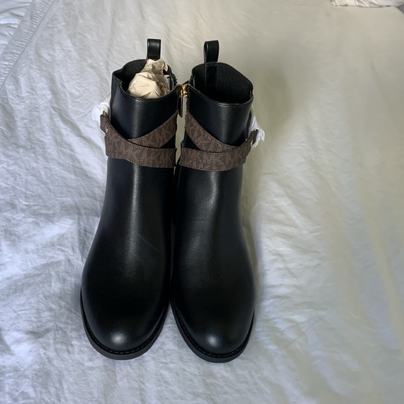 NWOT Michael Kors Rory Faux Leather Ankle Boots - Picture 4 of 14